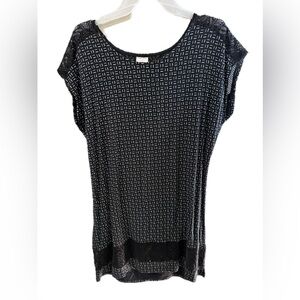 Elegant Black and White Geometric Women's Blouse